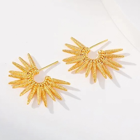 🔵𝟲𝟱%𝗢𝗙𝗙 𝗯𝘂𝗻𝗱𝗹𝗲𝘀 𝟯+🔵 NEW 925 Gold Spiked Drop Earrings - Picture 5 of 13